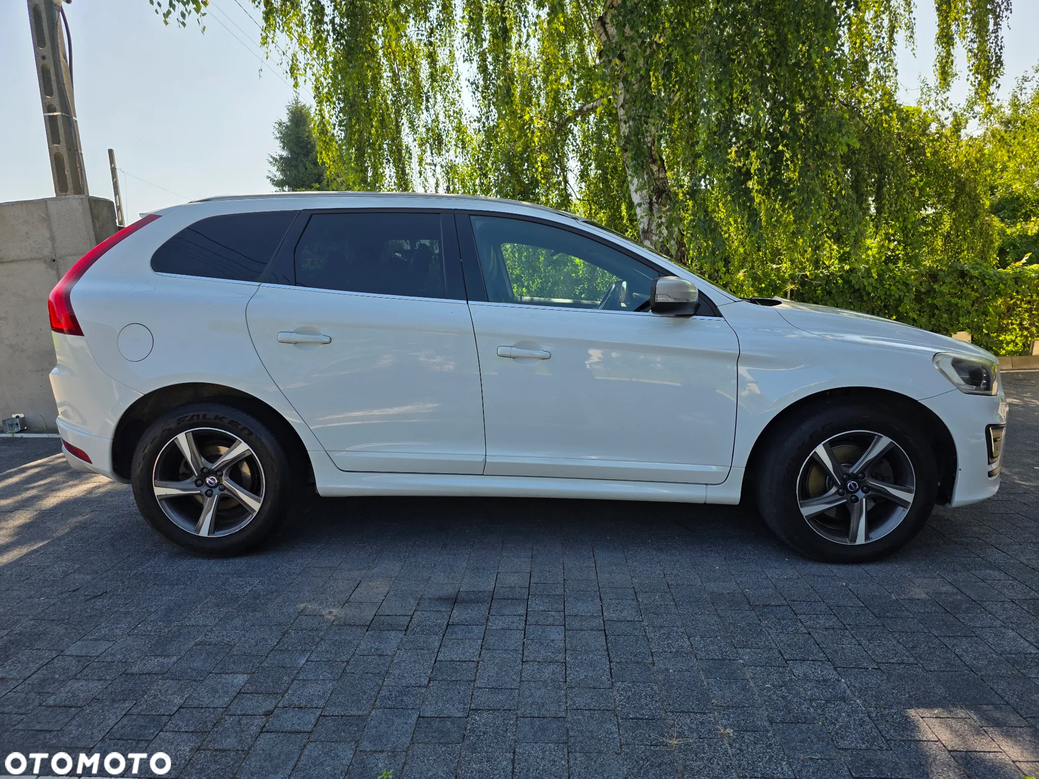 Volvo XC 60 D4 R-Design - 12