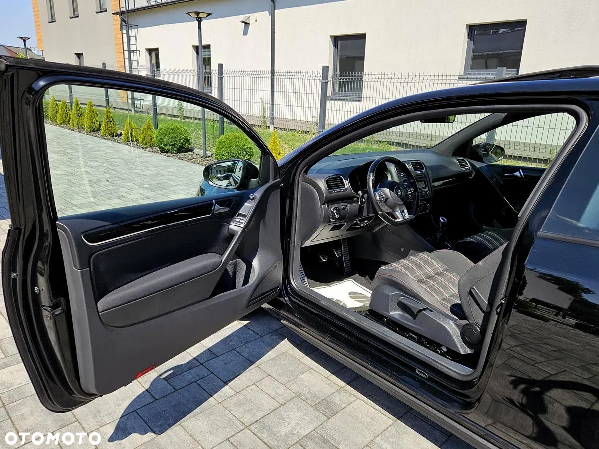 Volkswagen Golf VI 2.0 TSI GTI - 26
