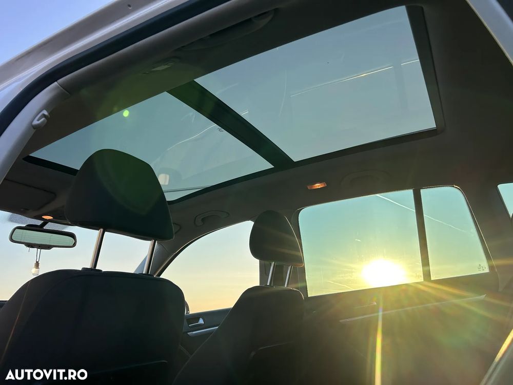 Volkswagen Tiguan - 10