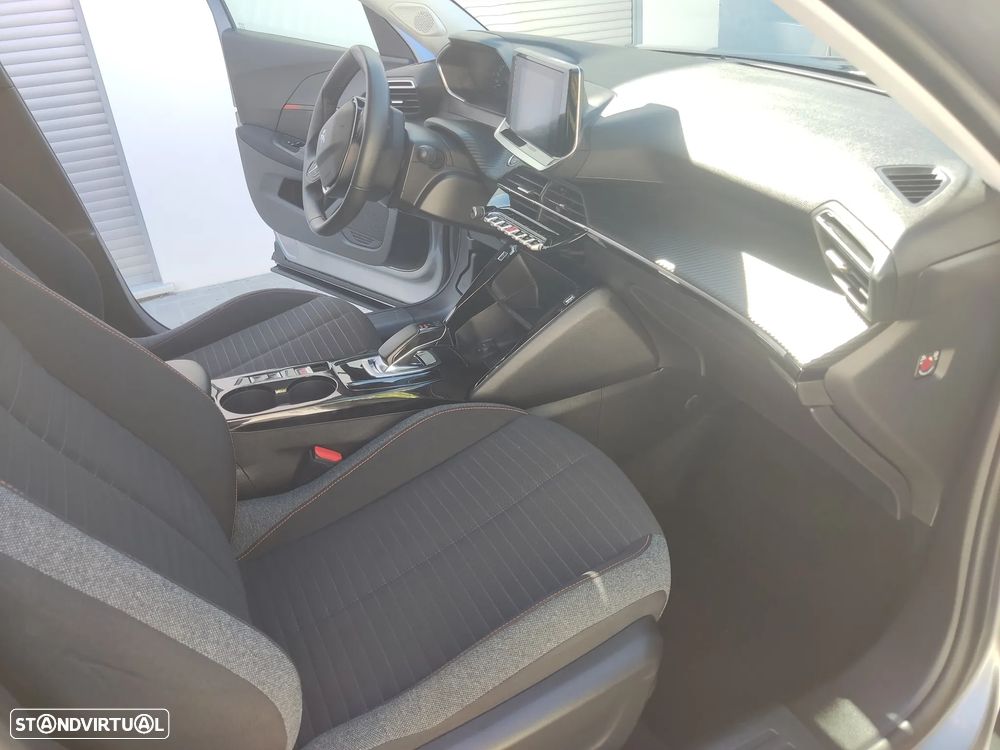 Peugeot e-2008 - 39