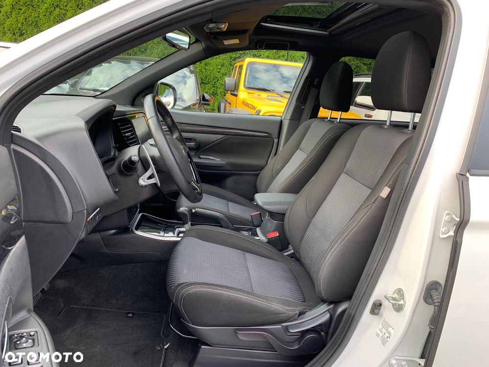 Mitsubishi Outlander 2.0 2WD CVT Diamant Edition+ - 13