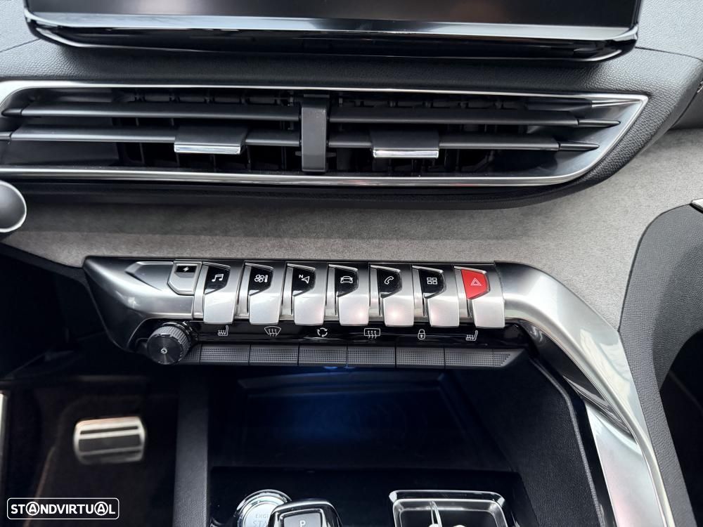 Peugeot 3008 1.6 Hybrid GT Pack e-EAT8 - 32