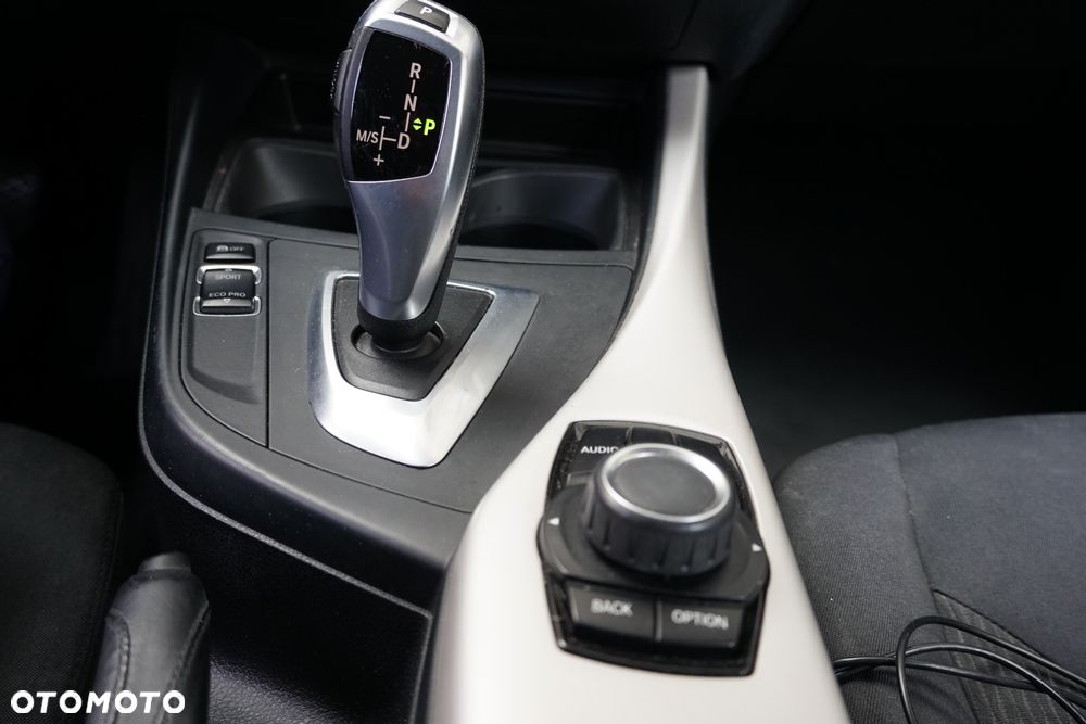 BMW Seria 1 116d - 33