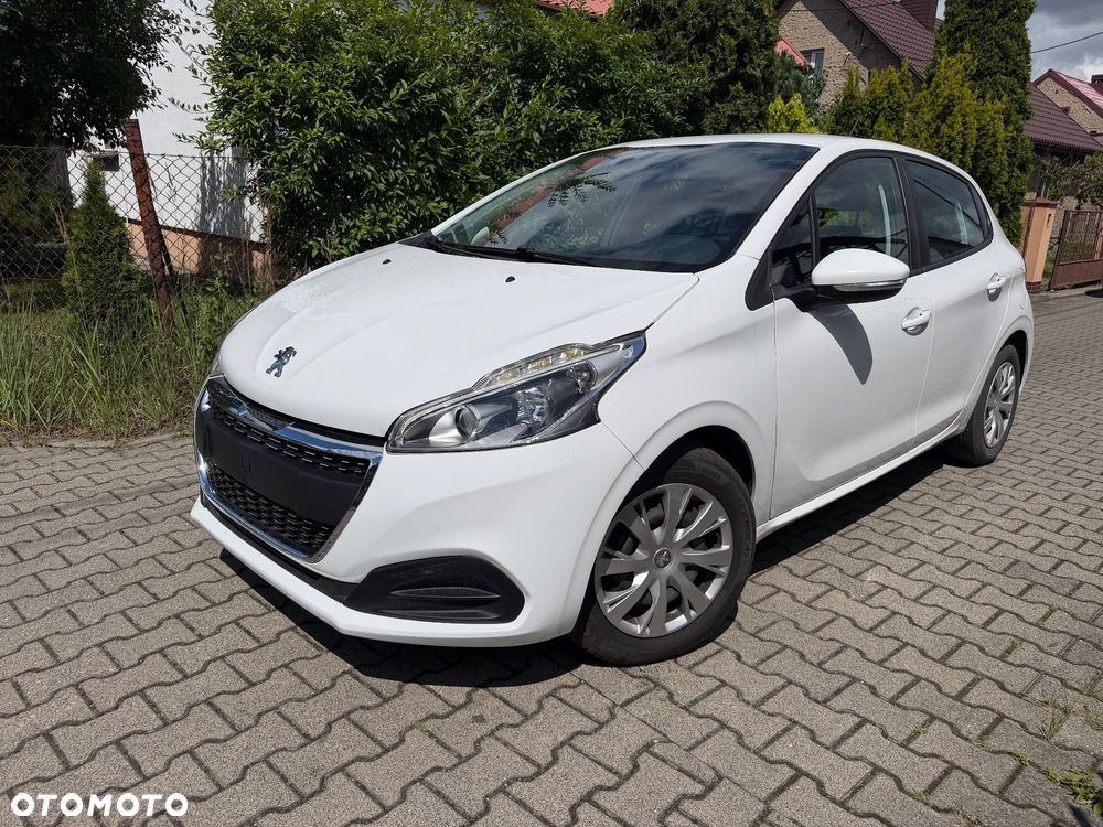 Peugeot 208 - 1