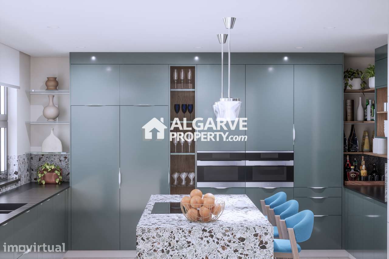 Luxuosa Residência Tranquila situada num terreno amplo em Lagos - Grande imagem: 3/32