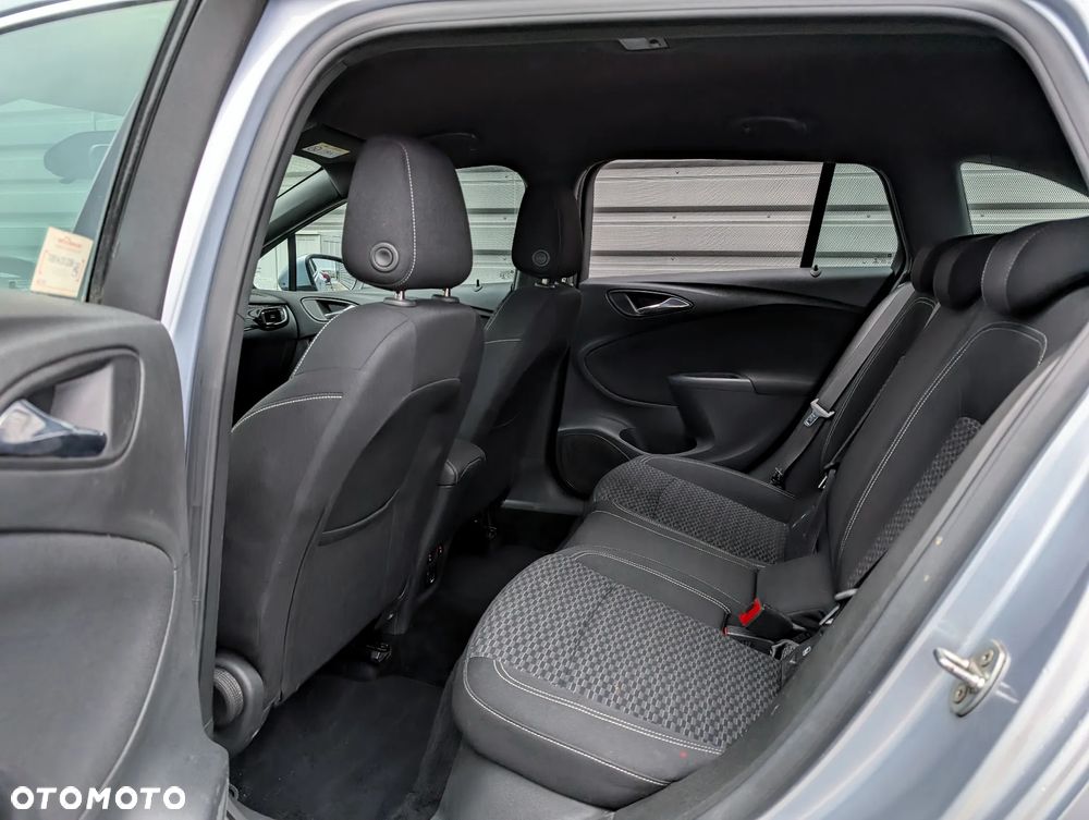 Opel Astra 1.6 CDTI Dynamic - 8