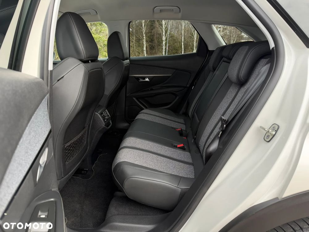 Peugeot 3008 1.6 PureTech GPF Allure S&S EAT8 - 32