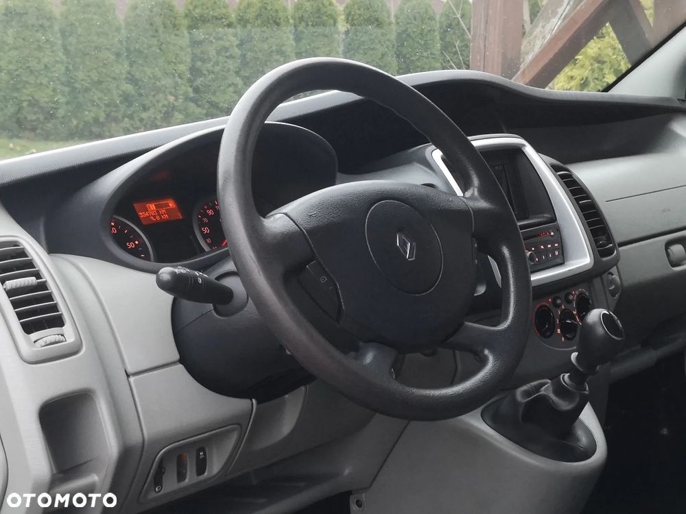 Renault Trafic 2.0dCi - 10