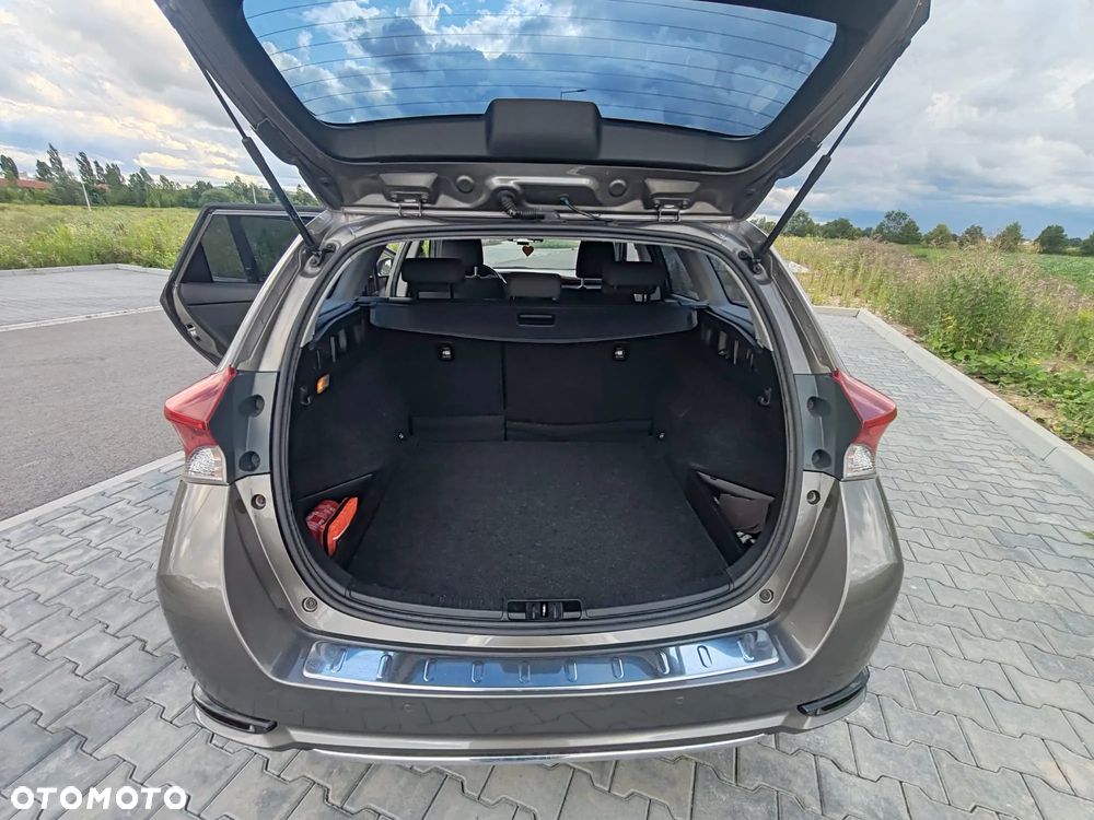 Toyota Auris 1.6 Premium - 12