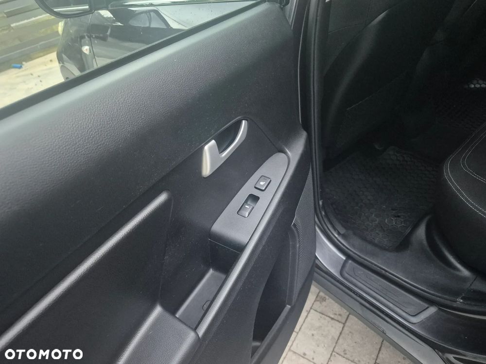 Kia Sportage 1.7 CRDI 2WD ISG Attract - 11