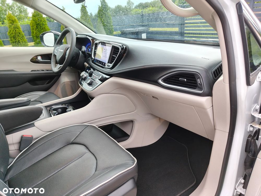 Chrysler Pacifica - 18