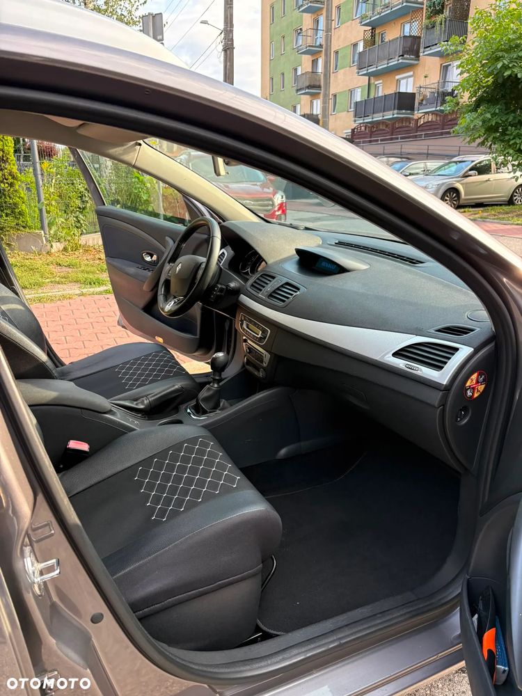 Renault Megane 1.5 dCi Dynamique - 8