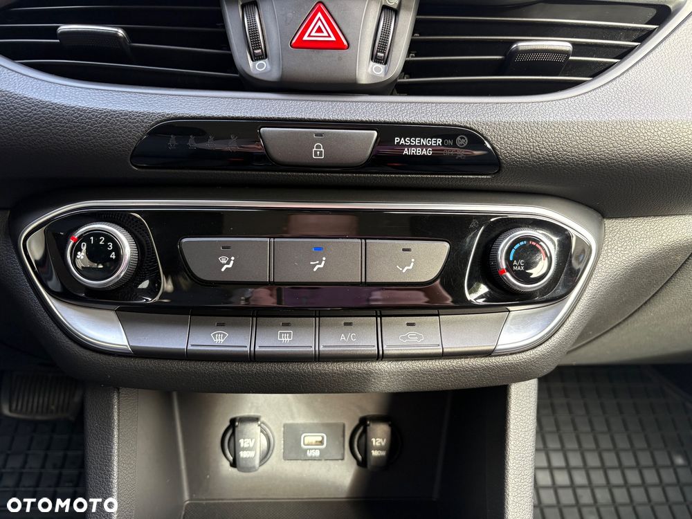 Hyundai i30 1.0 T-GDI Classic + DCT - 17
