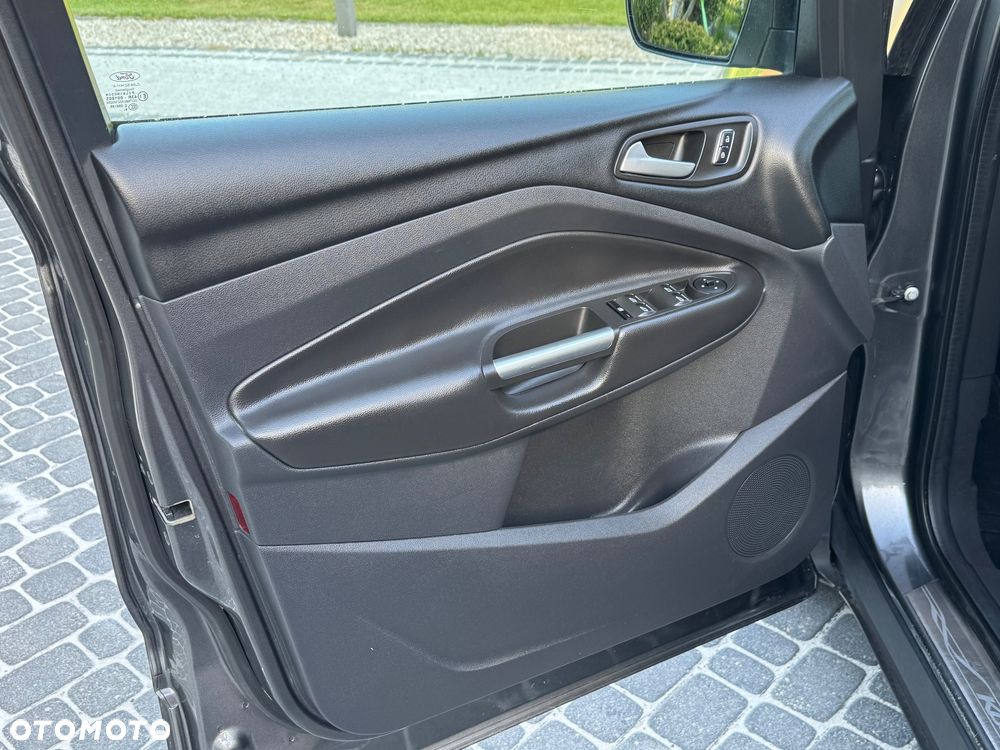 Ford Kuga - 25