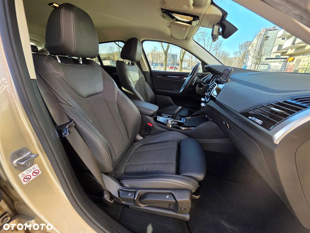 BMW X4 xDrive20i xLine sport - 35
