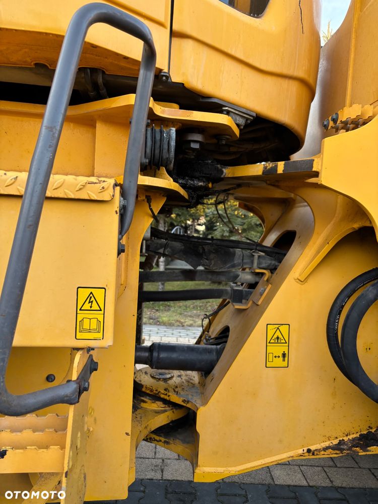 Volvo L150H rok 2011, 26ton, 4,2m3 opony 70%, bdb - 14