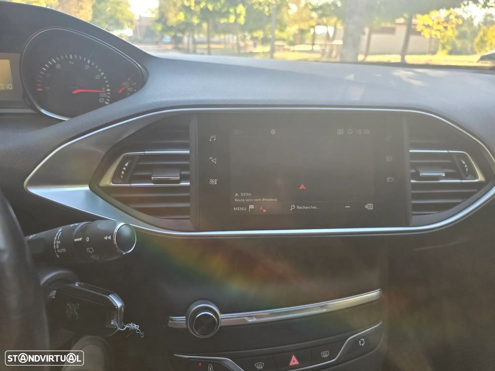 Peugeot 308 1.2 PureTech Style - 16