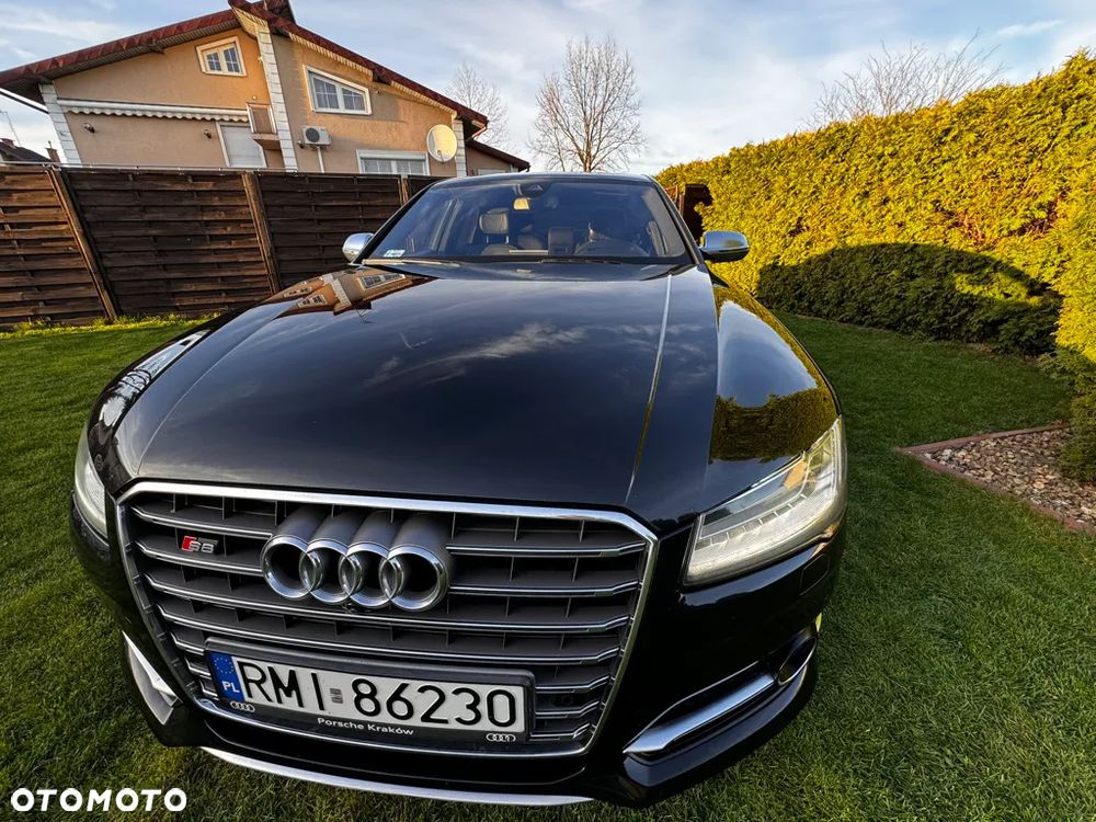Audi S8 - 4