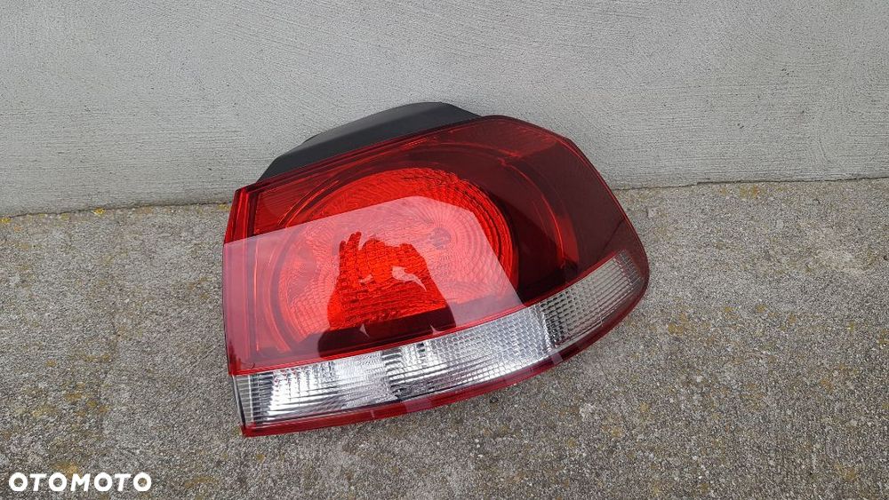 LAMPA TYLNA PRAWA VW GOLF VI 2008-2012 - NOWA - 1