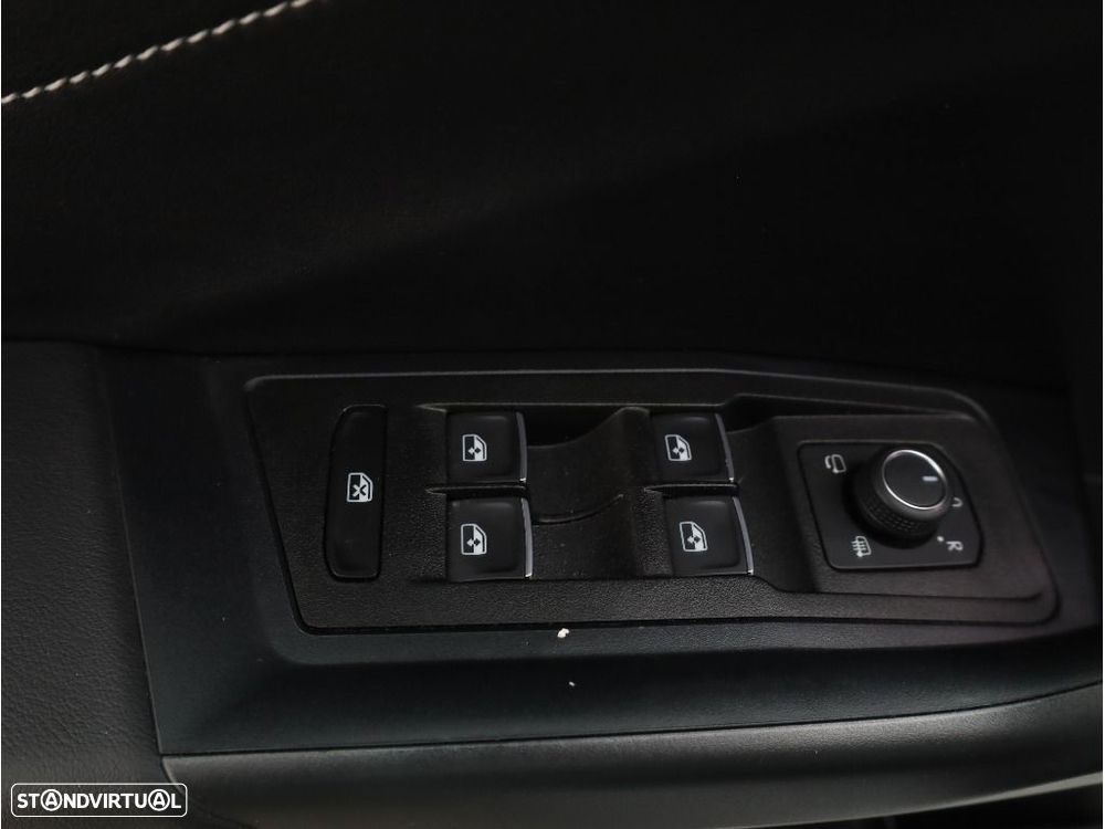 VW T-Roc 2.0 TDI R-Line DSG - 27