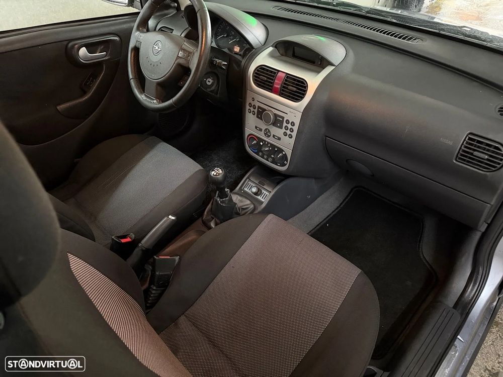 Opel Corsa 1.2 Twinport Silver Plus - 11