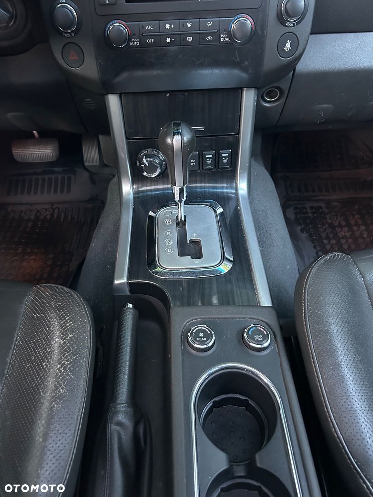 Nissan Pathfinder 2.5 D LE EU5 - 11
