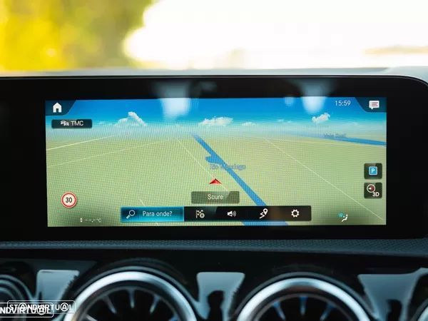 Mercedes-Benz A 250 e AMG Line - 9