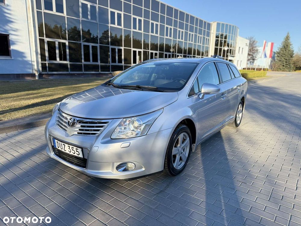 Toyota Avensis - 1