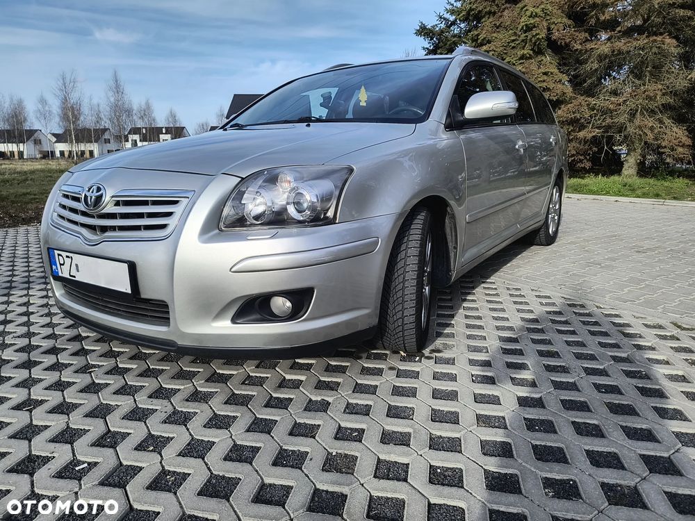 Toyota Avensis 1.8 VVT-i Sol - 1