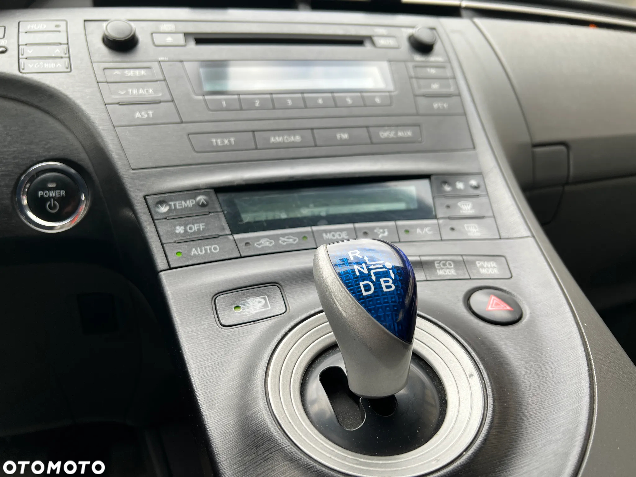 Toyota Prius 1.8 HSD Luna - 9