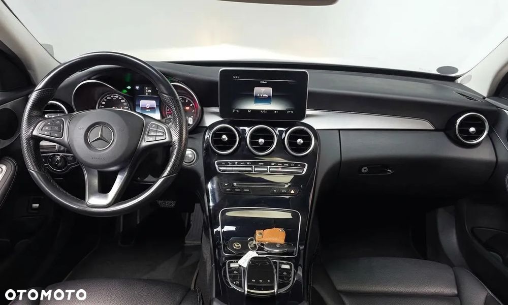 Mercedes-Benz Klasa C 300 7G-TRONIC AMG Line - 5
