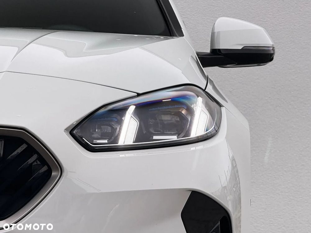 BMW Seria 1 120 mHEV - 39