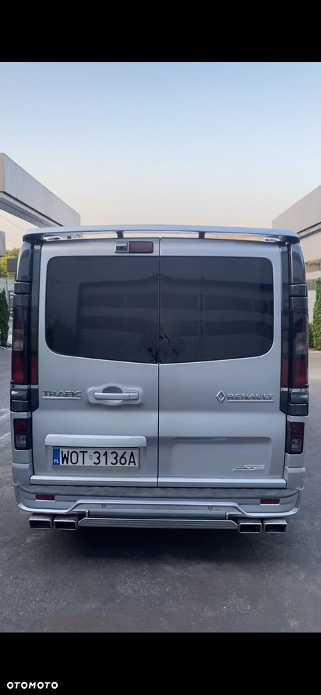 Buzzer PODWÓJNA KOŃCÓWKA WYDECHU RURY WYDECHOWEJ PROSTOKĄTNA 2 x PODWÓJNE KOŃCÓWKI  WYDECHU  PROSTOKĄTNE FIRMY BUZZER prostokąt długa długie z kwasówki blachy nierdzewnej Kwasówka blacha nierdzewna bus do busa Renault Trafic Mercedes vito Volkswagen vw t5 ford custom transit Toyota proace - 3