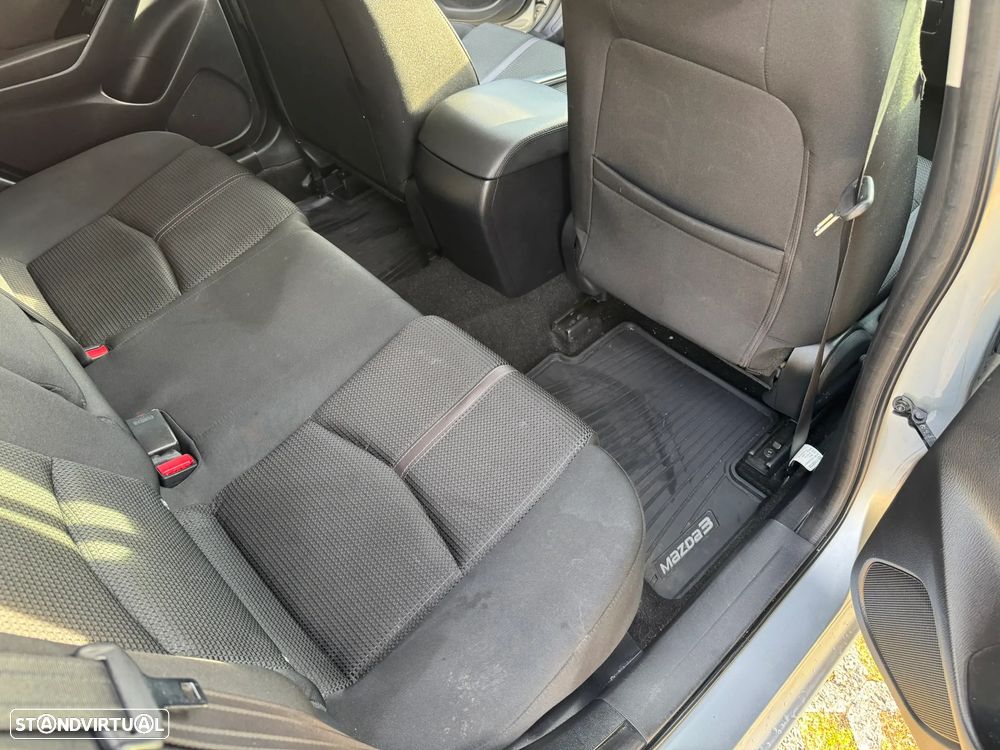 Mazda 3 Hatchback 1.5 Sky-G Evolve Navi - 16