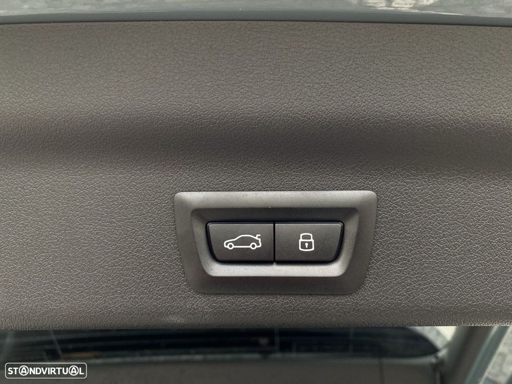 BMW iX1 eDrive20 Pack Desportivo M Pro - 21