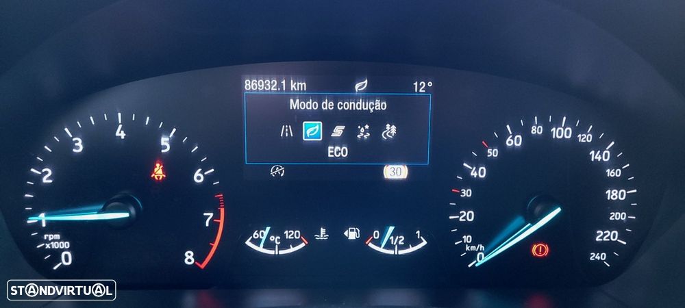 Ford Focus 1.0 EcoBoost Active X - 22