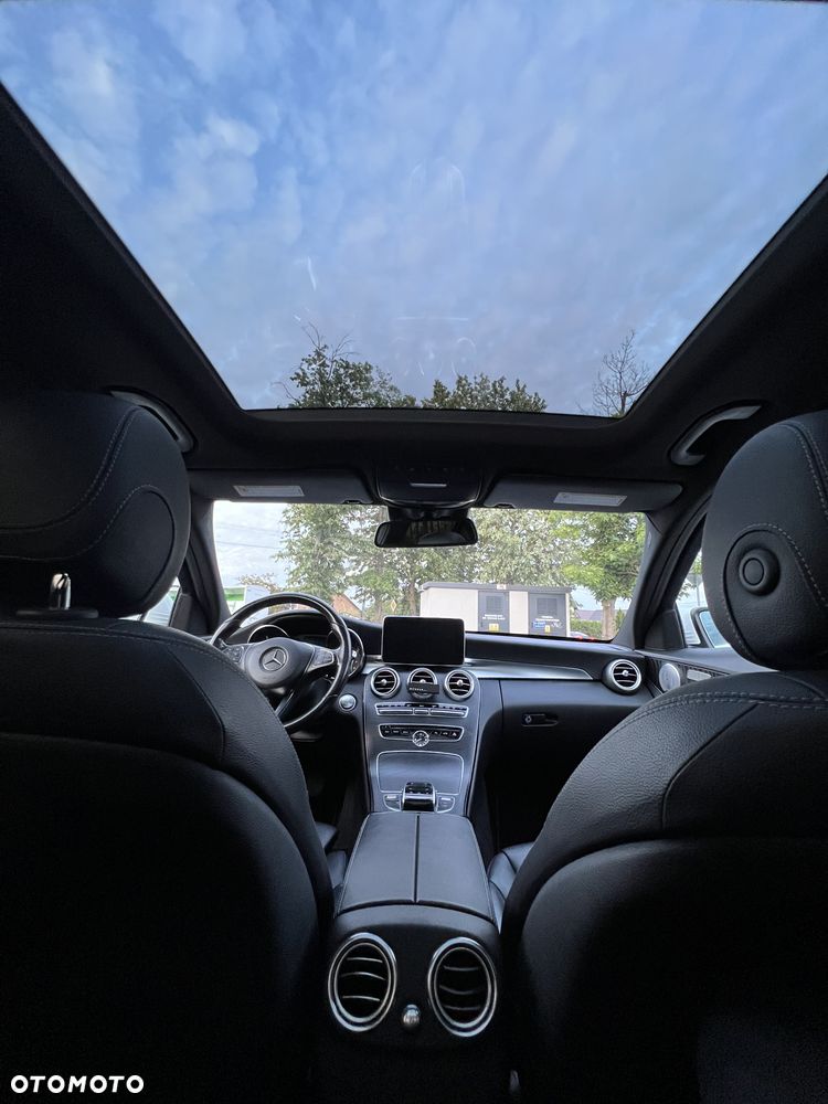 Mercedes-Benz Klasa C 300 7G-TRONIC AMG Line - 22