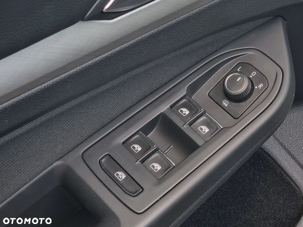 Volkswagen Golf 1.5 eTSI EVO Style DSG - 19