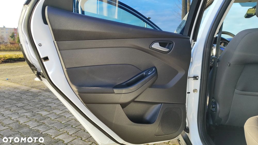 Ford Focus 1.6 Ambiente - 19