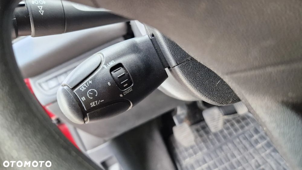 Peugeot 208 1.2 PureTech Allure - 28