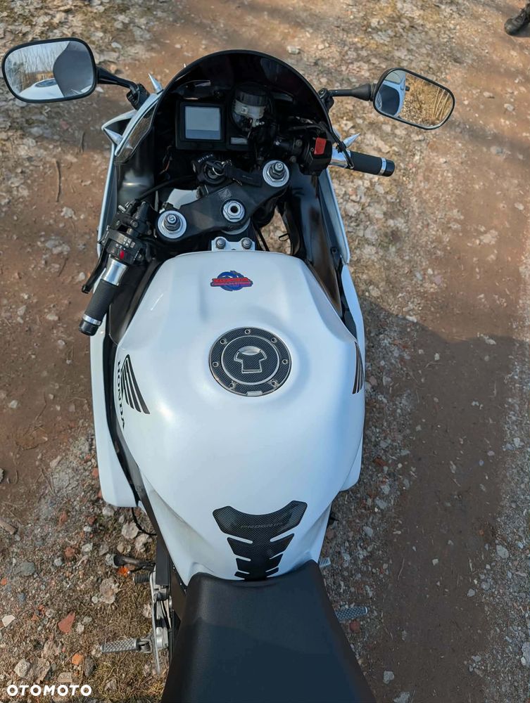 Honda CBR - 7