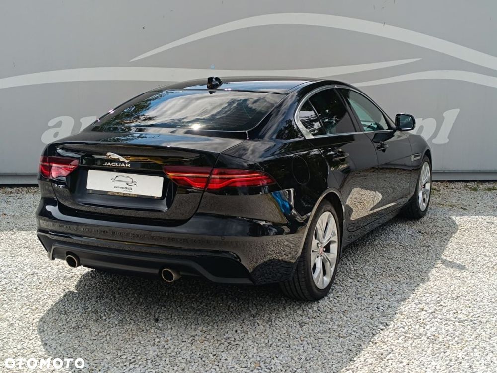 Jaguar XE - 14