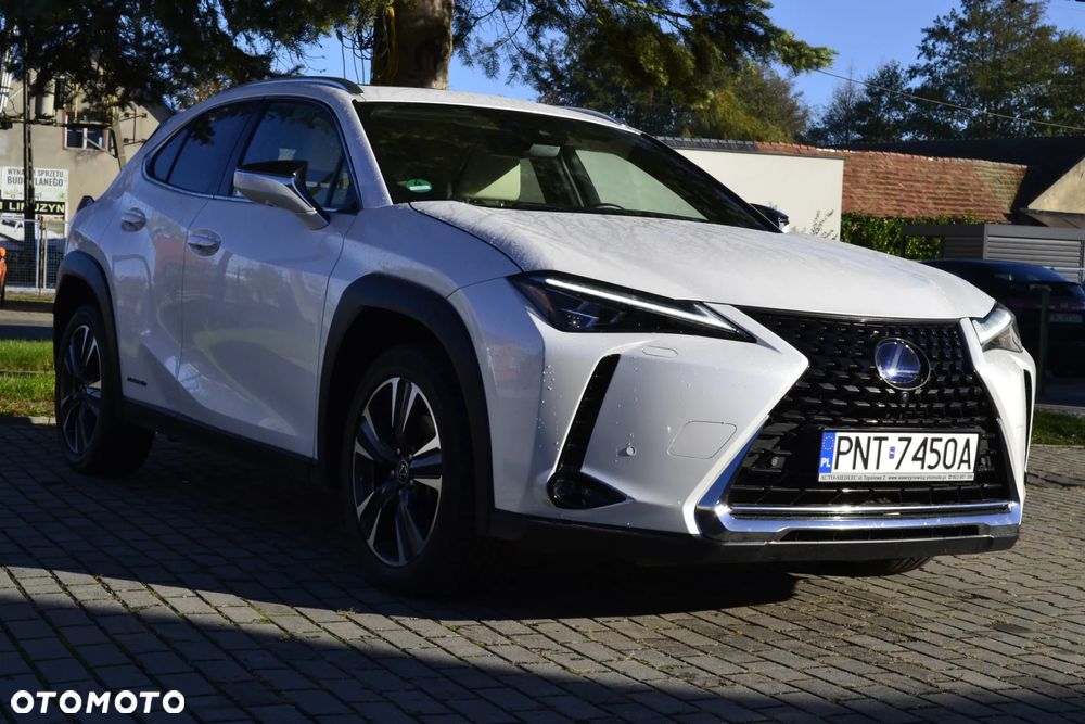 Lexus UX - 3
