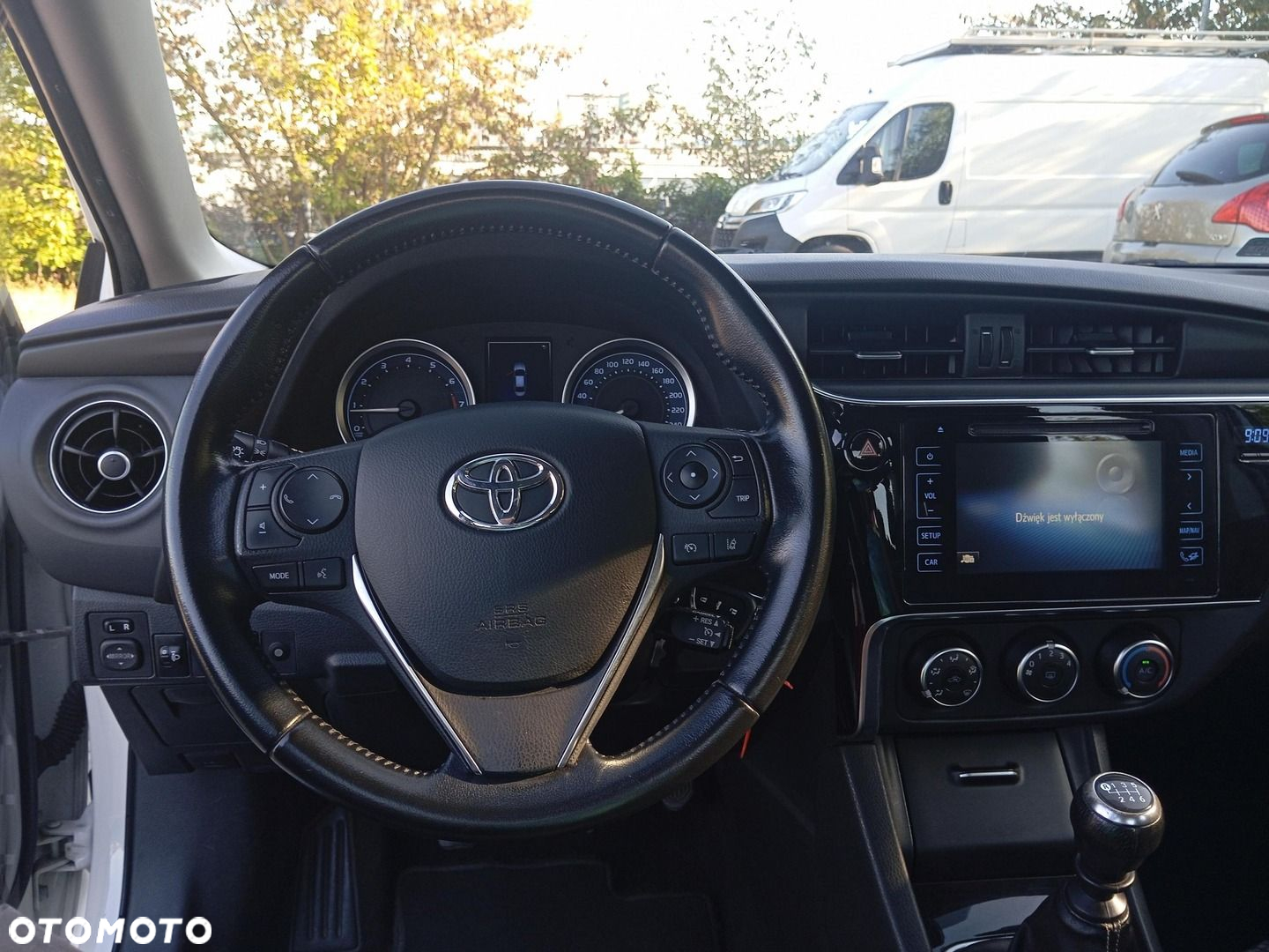 Toyota Corolla 1.6 Classic Plus - 9