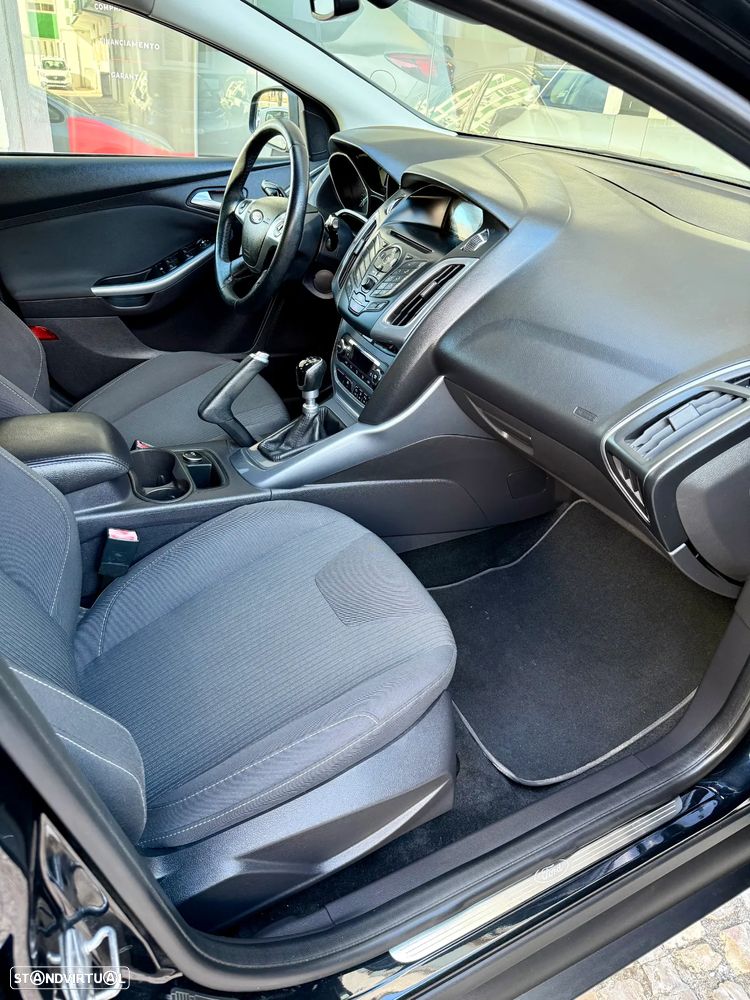 Ford Focus 1.0 SCTi Titanium - 8