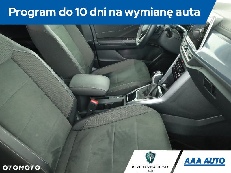 Volkswagen T-Roc - 8