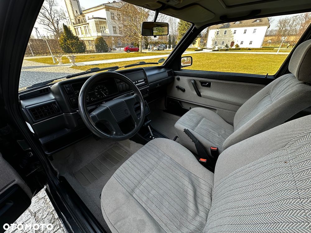Volkswagen Golf 1.8 CL - 7