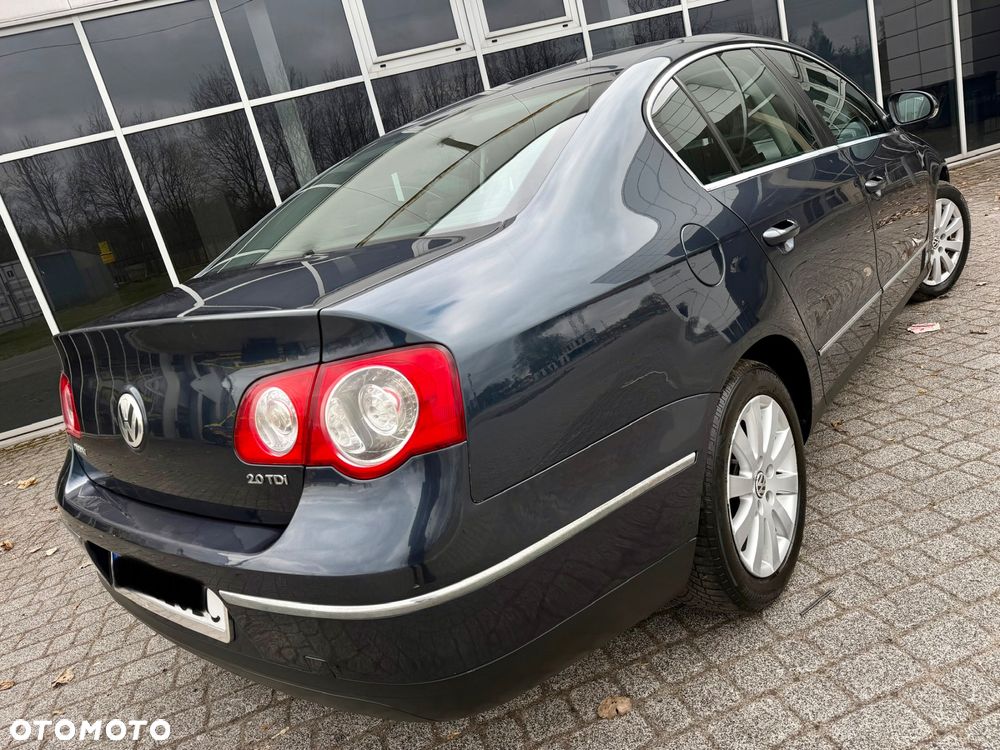 Volkswagen Passat - 22