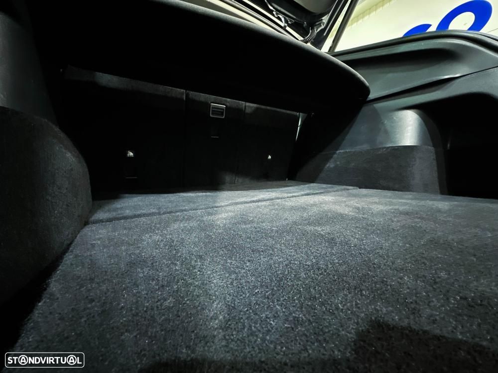 Tesla Model Y Long Range Dual Motor AWD - 56