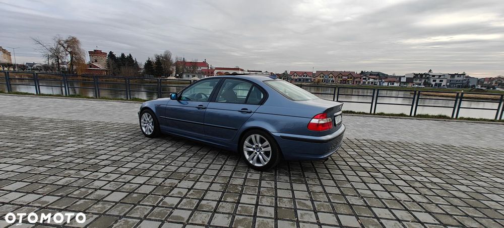 BMW Seria 3 320i - 3